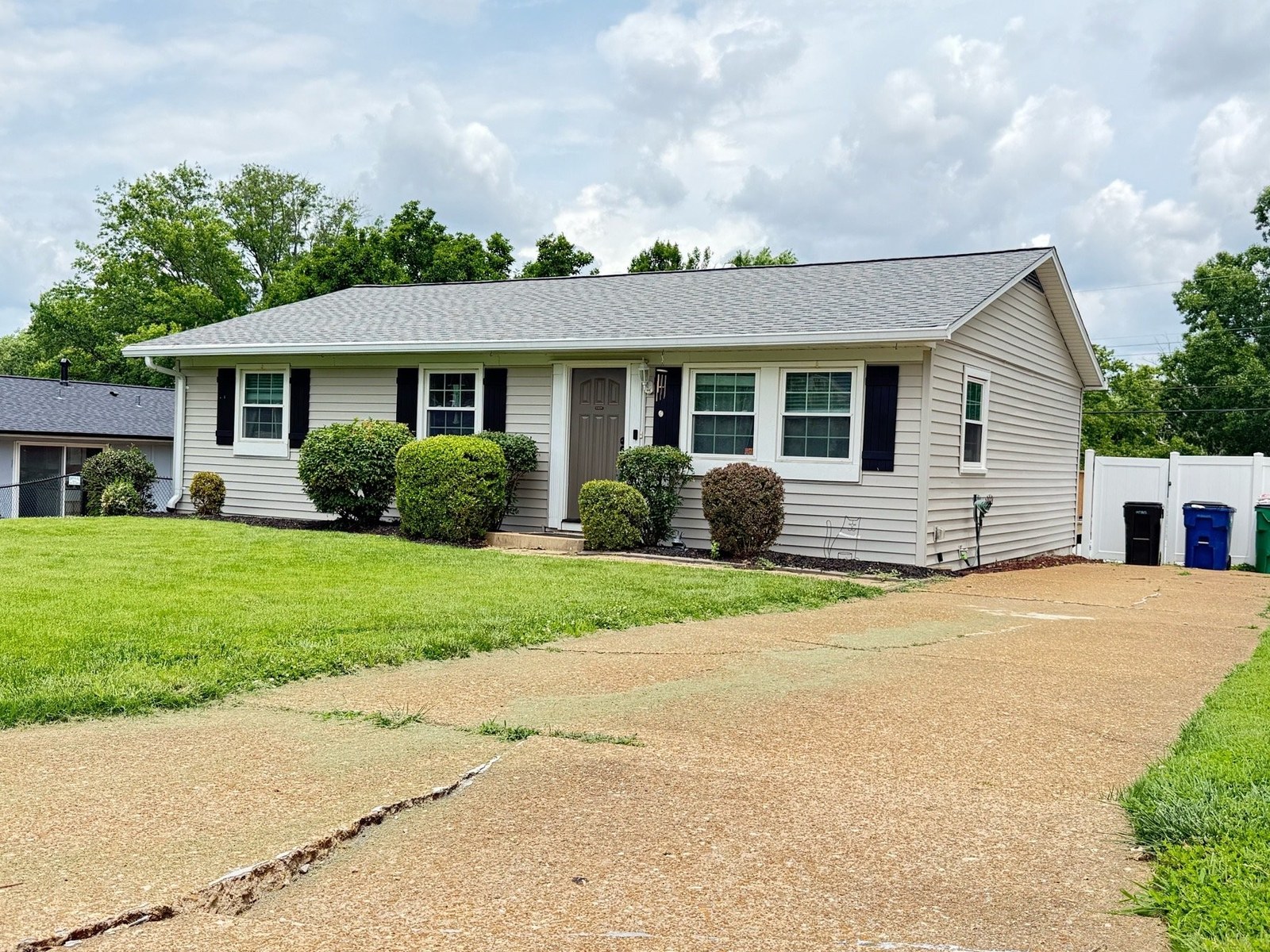 Photo of 127 East Marseille Drive