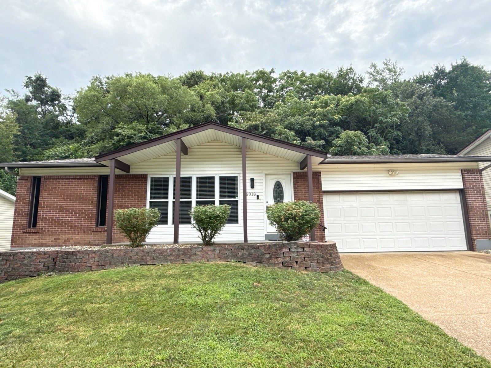 Photo of 5018 Country Valley Drive