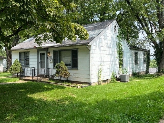 Exterior of 2463 Shannonaire Drive