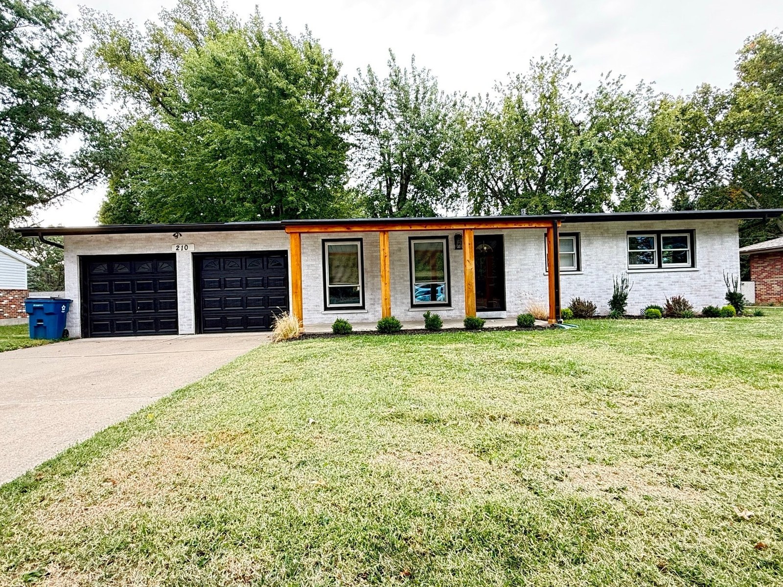 Photo of 210 South Duchesne Drive