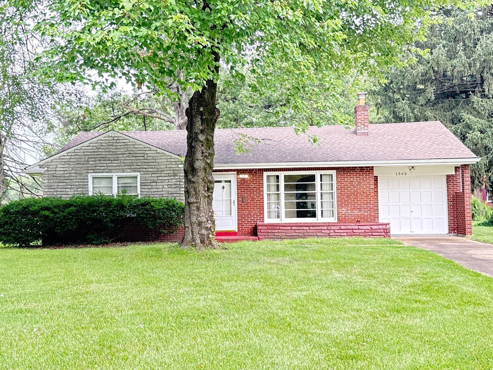 Photo of 1363 Kroeger Drive