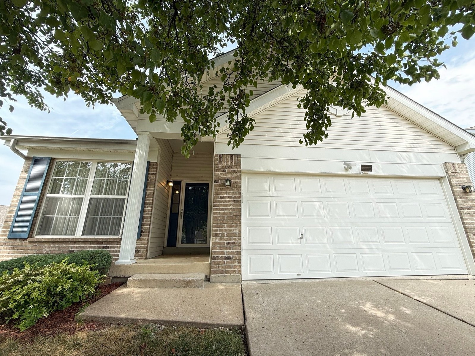 Photo of 4329 Hollow Brook Court